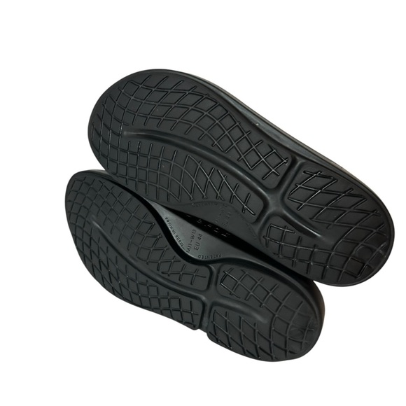 OOFOS Ooahh Sport Comfort Flip Flop Recovery Sandals Black Men’s size 11